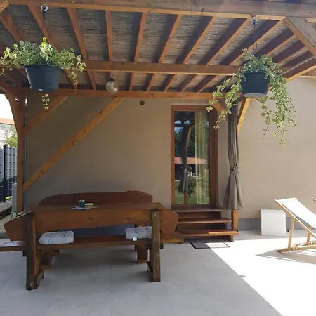 Guest House Flora Pazin Exterior photo