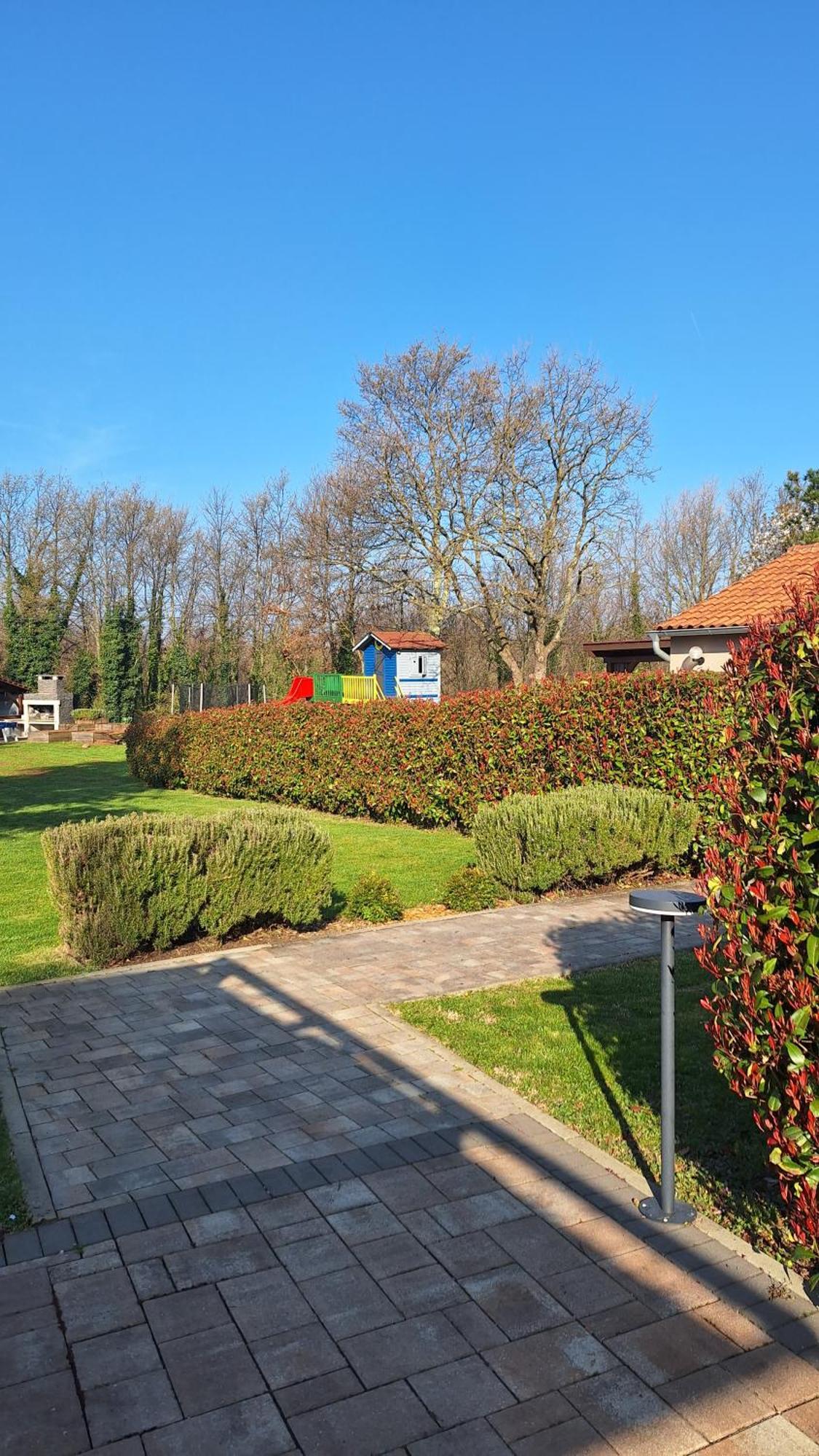 Flora Guest house 4*